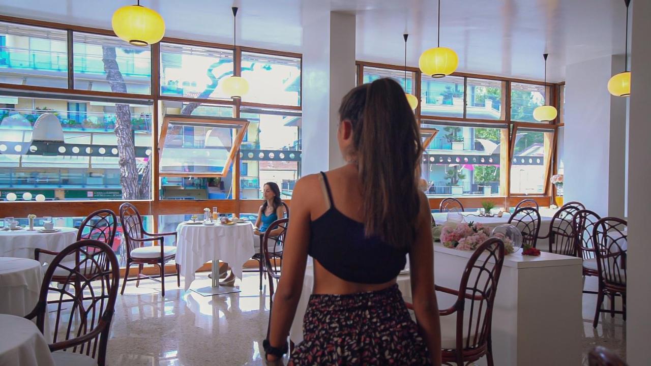 Hotel Pinocchio Cattolica Kültér fotó