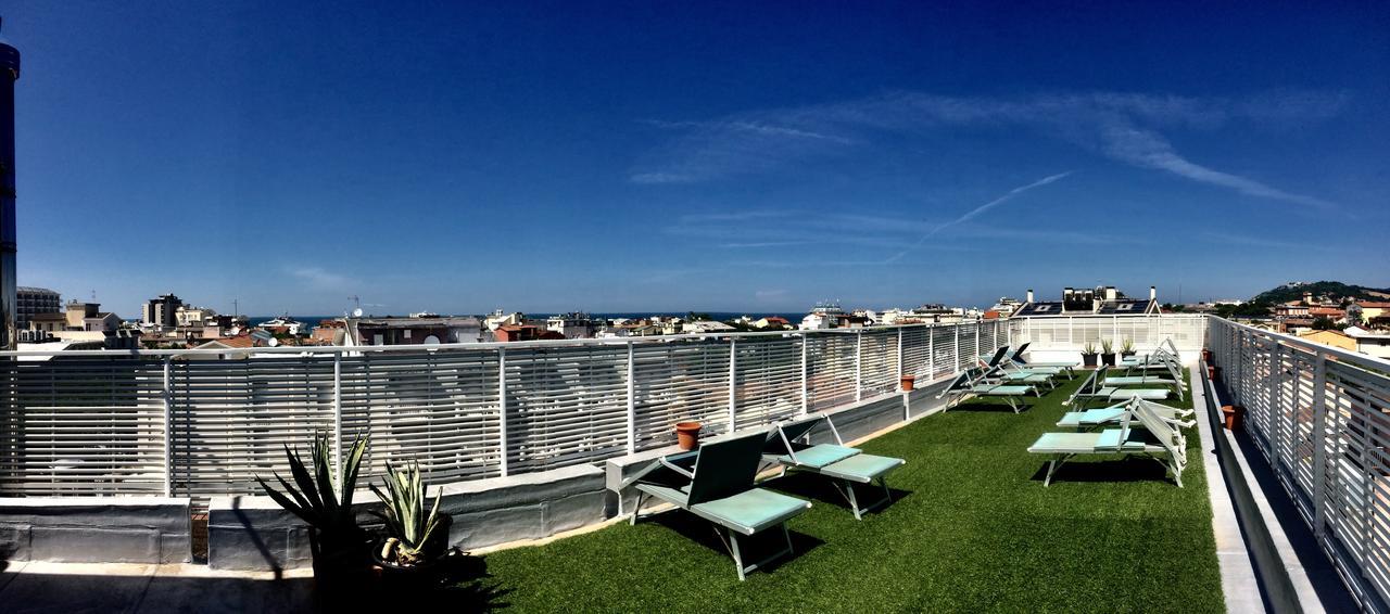 Hotel Pinocchio Cattolica Kültér fotó